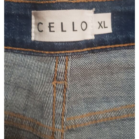 Cello Distressed Denim Shorts XL Fringe Hem Raw Edge Stretch Fit Boho Edgy - Picture 5 of 8